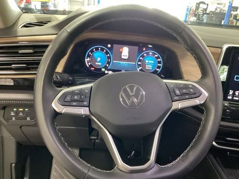 Used 2025 Volkswagen Atlas SE AWD/4WD image 20