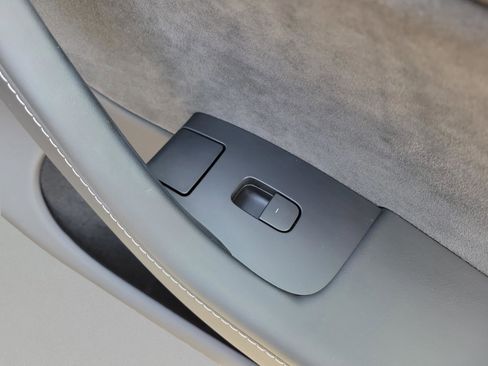 Used 2024 Tesla Model Y Long Range AWD/4WD image 20