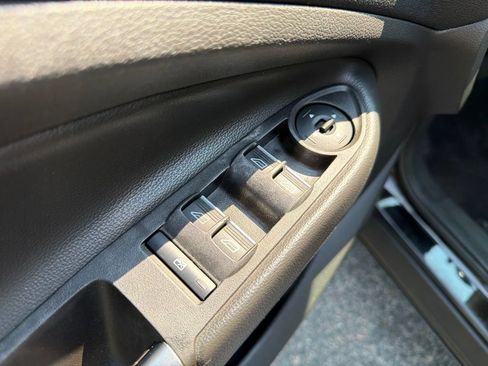 Used 2017 Ford Escape Titanium FWD image 13
