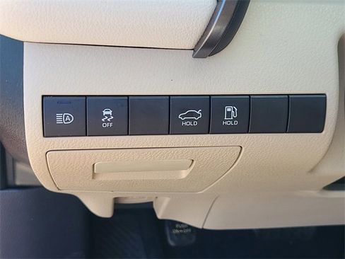 Used 2022 Toyota Camry LE image 23