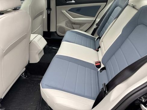 New 2025 Volkswagen Jetta SE FWD image 11