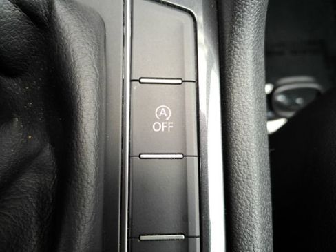 Used 2018 Volkswagen Tiguan SE w/ Panoramic Sunroof Package FWD image 50