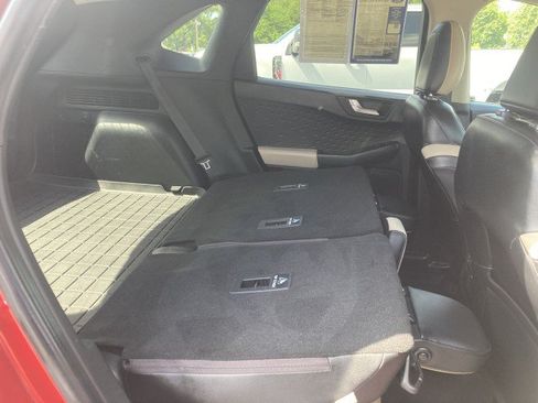 Used 2020 Ford Escape Titanium AWD/4WD image 27