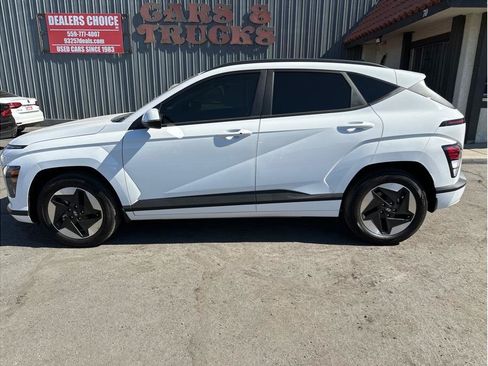 Used 2025 Hyundai Kona SEL FWD image 11