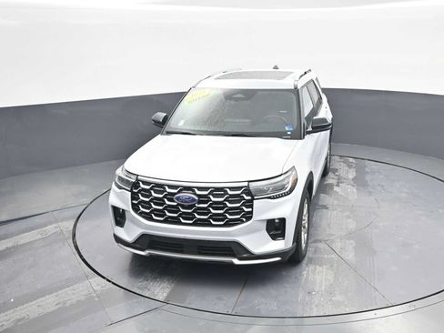 Used 2025 Ford Explorer Platinum RWD image 30