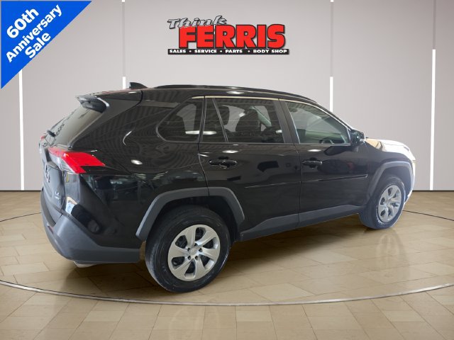 Used 2021 Toyota RAV4 LE AWD/4WD image 5