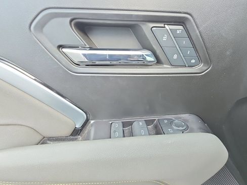 Used 2024 Chevrolet Colorado ZR2 w/ ZR2 Convenience Package III image 12