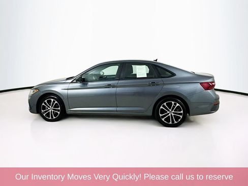 Used 2025 Volkswagen Jetta Sport FWD image 4