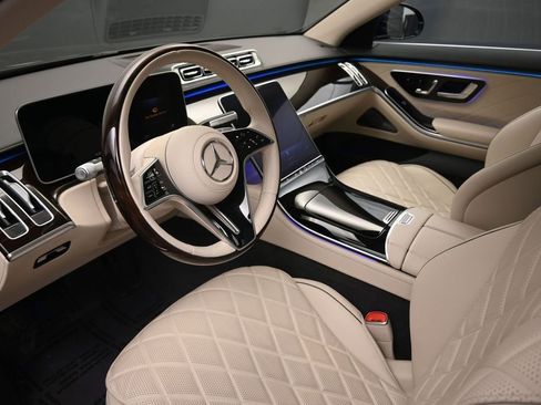 Used 2025 Mercedes-Benz S 580 4MATIC Sedan image 19