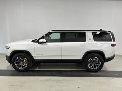 Used 2024 Rivian R1S Adventure AWD/4WD image 2
