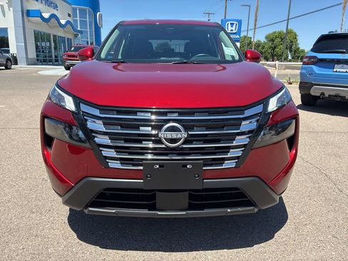 Used 2025 Nissan Rogue SV FWD image 8