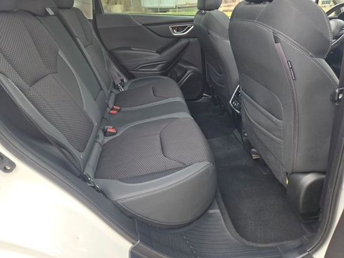 Used 2024 Subaru Forester Premium image 9