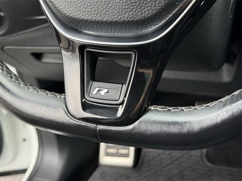 Used 2021 Volkswagen Tiguan SE R-Line image 23