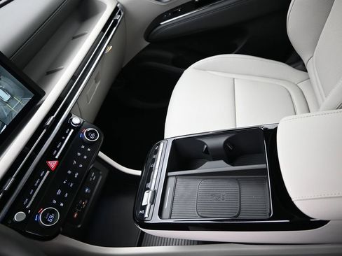 New 2026 Hyundai Tucson Limited AWD/4WD image 18