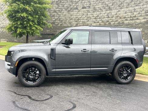 Used 2025 Land Rover Defender 110 S AWD/4WD image 4