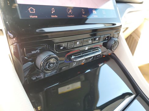 New 2025 Jeep Grand Cherokee Limited w/ Luxury Tech Group II image 33