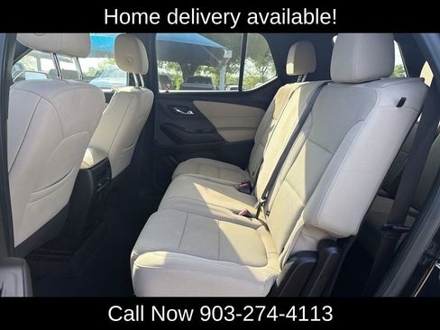Used 2022 Chevrolet Traverse LS image 13