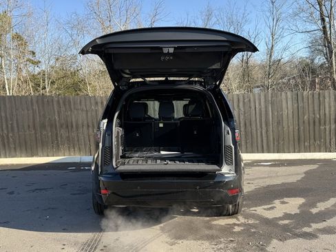 Certified 2025 Land Rover Discovery Dynamic SE image 5