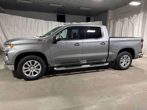 Used 2024 Chevrolet Silverado 1500 LTZ w/ Z71 Off-Road Package AWD/4WD image 4