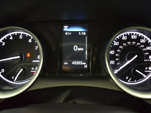 Used 2022 Toyota Camry LE image 16