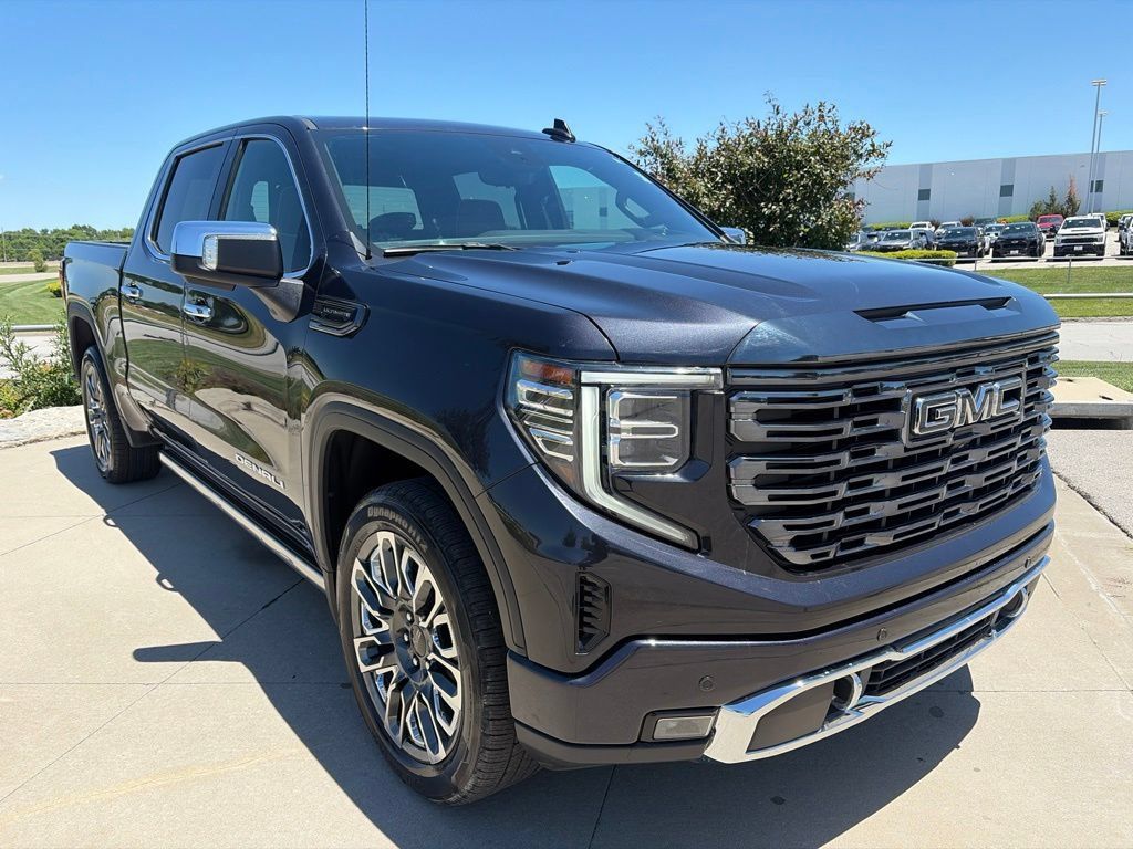 Used 2023 GMC Sierra 1500 Denali Ultimate AWD/4WD image 2