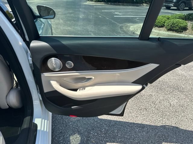 Used 2022 Mercedes-Benz E 350 4MATIC Sedan image 33