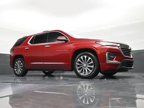 Used 2023 Chevrolet Traverse Premier FWD image 29