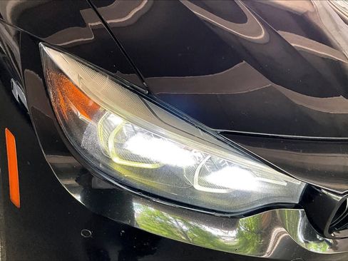 Used 2020 BMW M4 Coupe w/ Competition Package RWD image 27