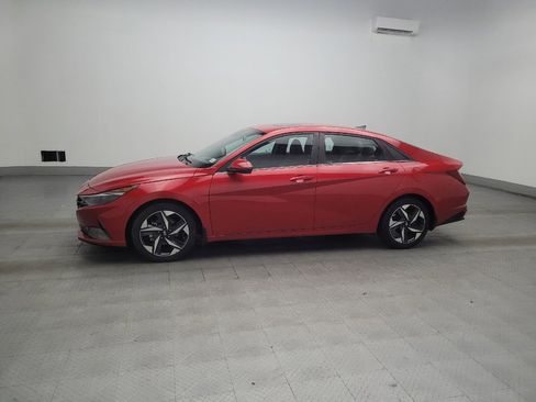 Used 2022 Hyundai Elantra SEL w/ Convenience + Premium Package FWD image 2