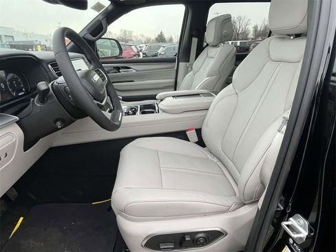 New 2026 Jeep Grand Wagoneer L 4WD image 14