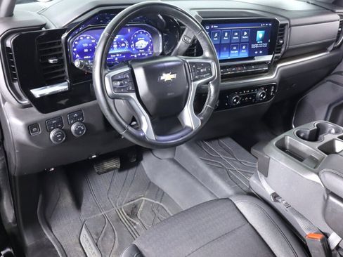 Used 2023 Chevrolet Silverado 1500 LT AWD/4WD image 9