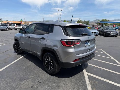Used 2018 Jeep Compass Sport FWD image 5