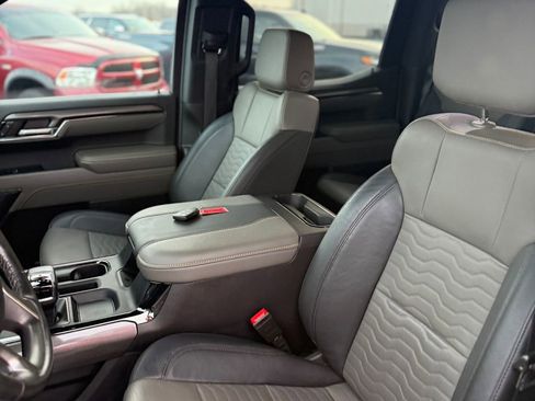 Used 2024 Chevrolet Silverado 1500 ZR2 w/ Technology Package image 35