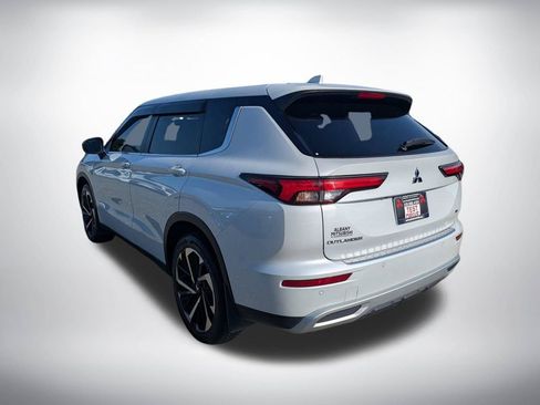 Used 2024 Mitsubishi Outlander SE FWD image 5