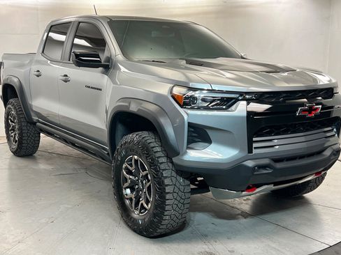 Used 2026 Chevrolet Colorado ZR2 w/ Technology Package AWD/4WD image 8
