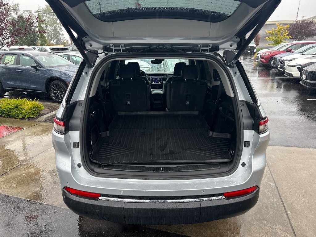 Used 2021 Jeep Grand Cherokee L Limited AWD/4WD image 24