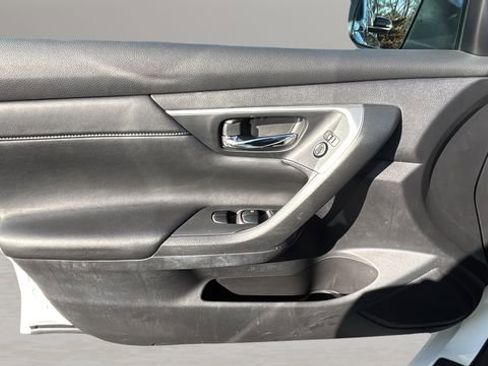 Used 2018 Nissan Altima 2.5 SR image 17