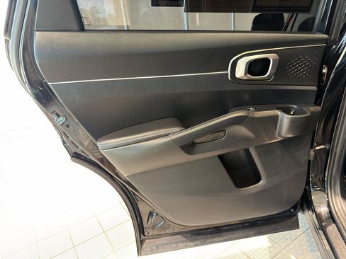 Certified 2022 Kia Sorento S FWD image 17