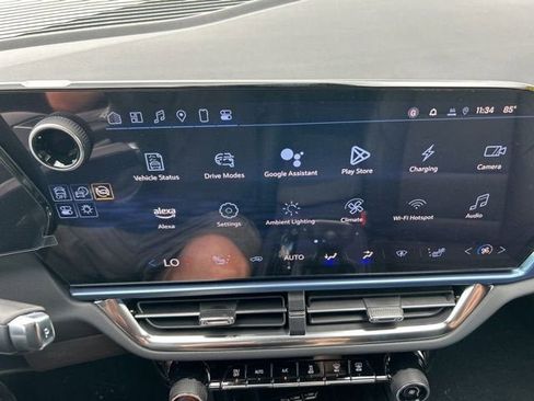 New 2025 Chevrolet Equinox EV LT image 6