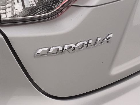 Used 2024 Toyota Corolla LE image 12