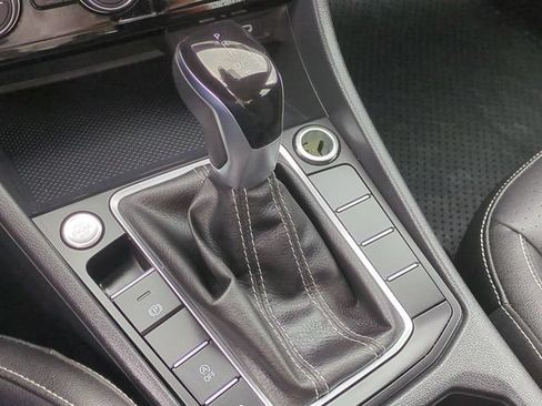 Used 2024 Volkswagen Jetta SE FWD image 38