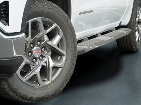 New 2026 GMC Sierra 1500 SLT image 3