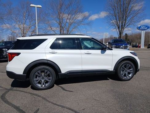 New 2026 Ford Explorer Active AWD/4WD image 6