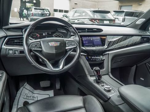 Used 2024 Cadillac XT6 Premium Luxury FWD image 16