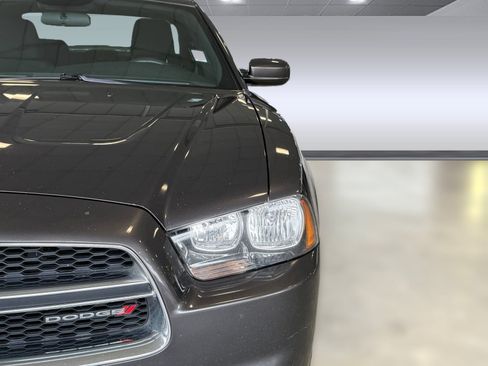 Used 2013 Dodge Charger SE w/ Sport Appearance Group RWD image 12
