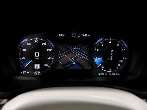 Used 2020 Volvo V60 T5 Momentum image 20