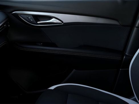 Used 2025 Buick Envision Sport Touring image 10