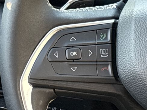Certified 2023 Jeep Grand Cherokee Laredo AWD/4WD image 22