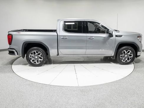 Used 2024 GMC Sierra 1500 SLT w/ SLT Premium Plus Package AWD/4WD image 32