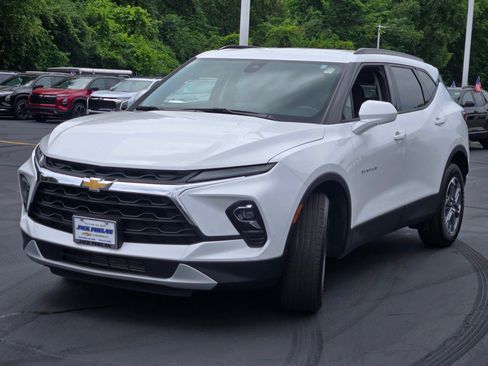 Certified 2024 Chevrolet Blazer LT w/ Convenience Package FWD image 5
